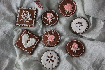 decorative gingerbreads broken heart flowers