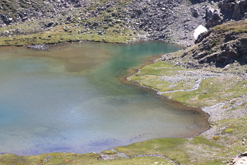 Fototapeta na wymiar Lac des Camporells dans les Pyrénées orientales, France