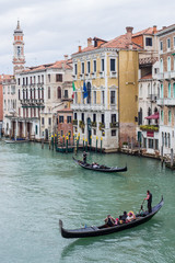 Fototapeta na wymiar Gondole sul Canal Grande a Venezia