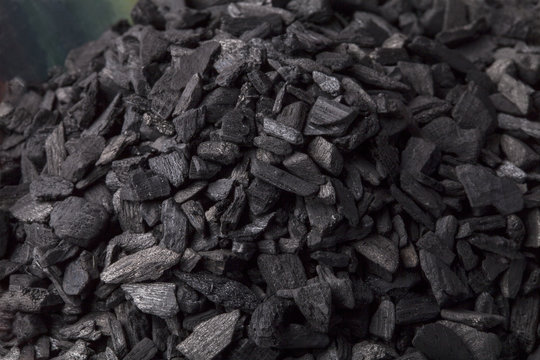 Styrax is a natural resin obtained from the Liquidambar bark. In ancient times this was the most important incense material. The scent of the black Styrax is strong and has an intensive vanilla aroma.