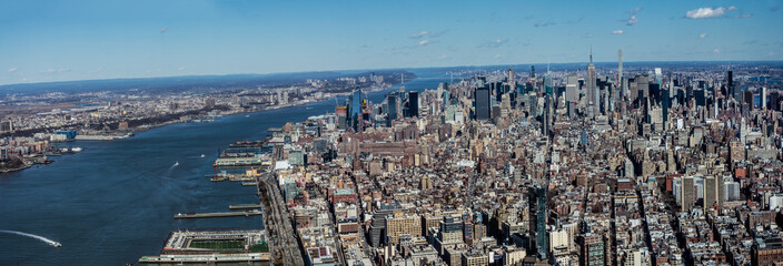 Fototapeta na wymiar The Hudson and Manhattan