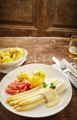 White asparagus with mayonnaise and prosciutto