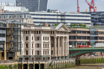 Fototapeta na wymiar LONDON, ENGLAND - JUNE 15 2016: Panoramic view of Thames River in City of London, England, Great Britain