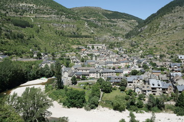 Obraz premium Village de Saint Enimie dans les Gorges du Tarn , Occitanie dans le sud de la France
