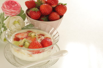 Strawberry and Kiwi fruit yogurt