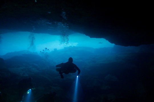 cenote cave diving mexico yucatan 
