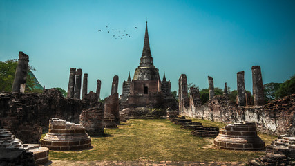 Obraz premium AYUTTHAYA, THAILAND Ruins and Antiques at the Ayutthaya Historical Park