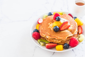 pancake with mix fruits