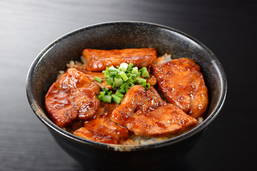豚丼