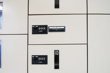 宅配ロッカー　ロッカー