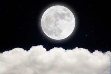 Fototapeta na wymiar romantic night, Full moon and beautiful clouds night sky.