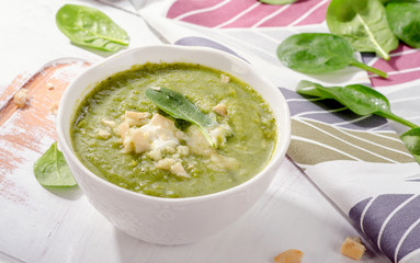 Bowl of green spinash soup.