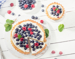 Sweet Cheese cakes with fresh berries