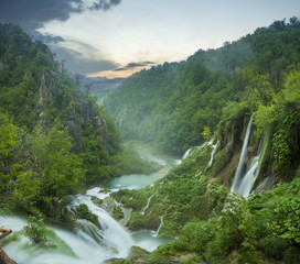 Fototapeta premium Waterfalls in Plitvice National Park, Croatia