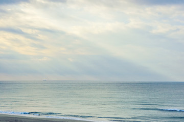海岸の風景、天使の梯子