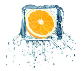 Obraz na płótnie Canvas orange splash