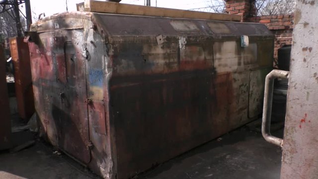 A look at the building wagon from the gate of the repair workshop