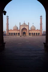 Zelfklevend Fotobehang Jama Masjid Delhi Main Mosque Seen thu Arch with Nobody Present in India © Pius Lee