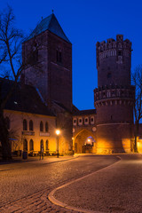 Fototapeta na wymiar Nikolaikirche und Neustädter Tor in Tangermünde, Sachsen Anhalt in Deutschland