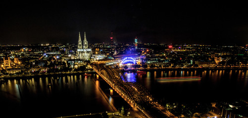 Fototapeta na wymiar Cologne by Night