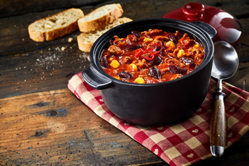 Small pan with chili stew