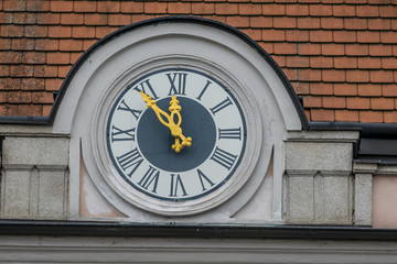 Uhr am Rathaus