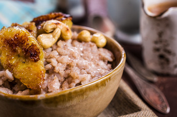 Rice porridge with banana