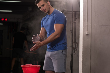 Gym Chalk Magnesium Carbonate hands clapping man