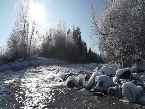 M&uuml;ndung Loisach-Kanal in die Isar bei Wolfratshausen im Winter