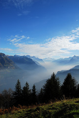 Fototapeta na wymiar Berglandschaft mit Nebel