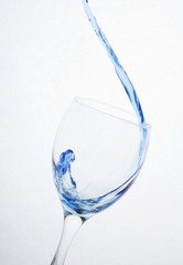 Blue pour drink 
