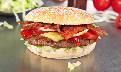 Cheeseburger mit Bacon