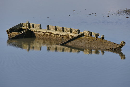 Valli di Comacchio - relitto di uno scafo