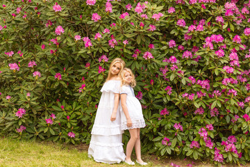 Portrait of a blonde in a lilac