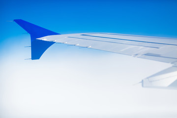 Fototapeta na wymiar wing of the plane