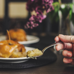 Apples baked (apple sauce) diet and aromatic dessert