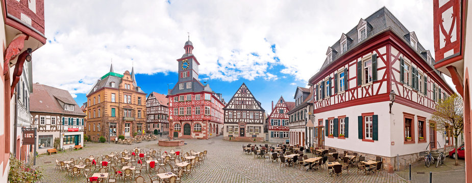 Altes Rathaus und Marktplatz von Heppenheim an der Bergstra&szlig;e, Hessen