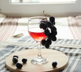 Grapes and red wine