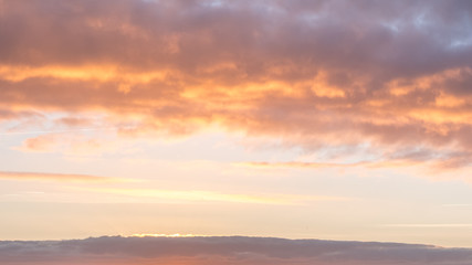 Fototapeta na wymiar Beautiful sunset sky with cloud.