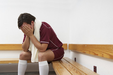 Despaired kicker in dressing room © STOCK4B 
