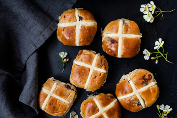 hot cross buns