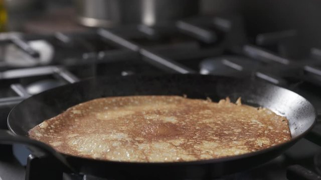 Slow motion of steam rises from hot pan with blin, 180fps prores footage