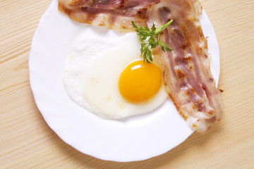 Fried egg with bacon
