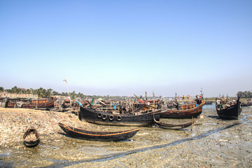 Fototapeta na wymiar The harbor for boats in Cox's Bazar in Bangladesh 