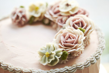 Cake decorated with sugar flowers 