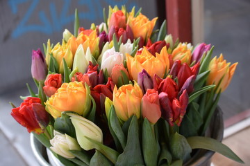 Blumenstrauss mit Tulpen