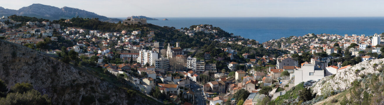 Panorama haute d&eacute;finition de Marseille r&eacute;alis&eacute; depuis Notre Dame de la Garde