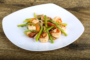 Shrimp and asparagus