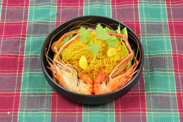 Casseroled prawns shrimps with glass noodles