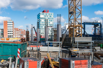 Gro&szlig;baustelle im Hafen